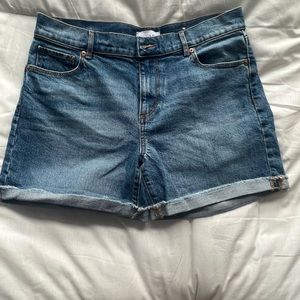 Size 4 Loft Jean shorts Excellent used condition. Can roll up or leave down.